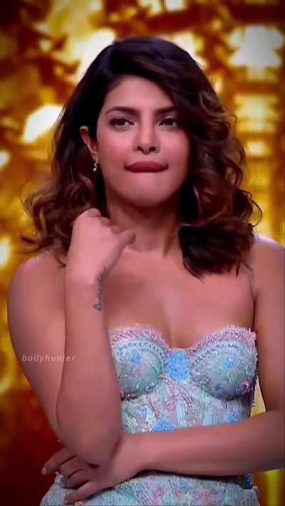 Priyanka Chopra Hot 