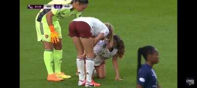 Leah Williamson's juicy ass during PSG last year