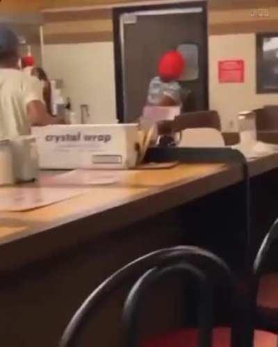 Man films fight at Waffle House while narrating in unintelligible language