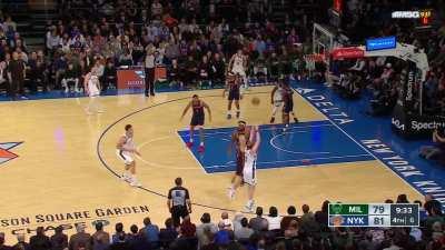 Highlight] Royce O'Neale with the putback to give the Nets the