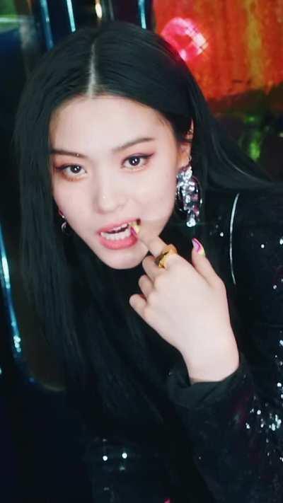 ITZY - Yeji &amp;amp; Ryujin