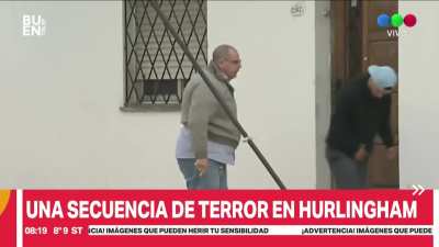 En pleno móvil de TV, el chofer de una aplicación de viajes discutió con un pasajero, lo obligó a arrodillarse y lo apuntó con un arma