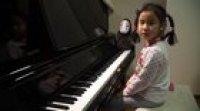 5 year old Anke Chen absolutely nails Bach prelude