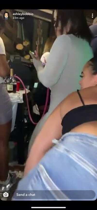 Her friends were showing some ass, sum light