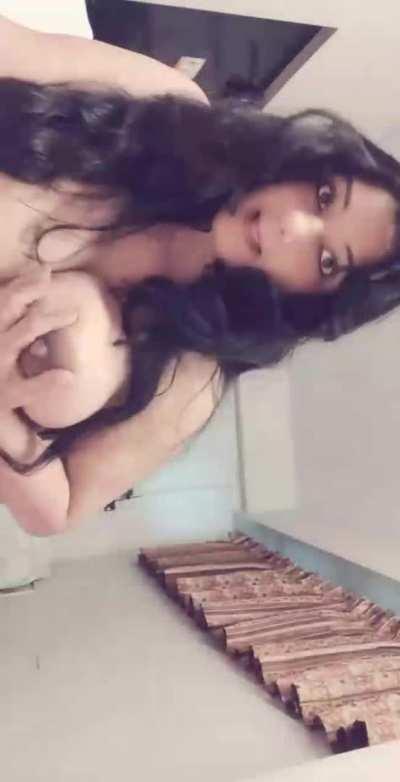 EXTREMELY HORNY BHABHI SHOWING HER TITS AND FINGERING PUSSY[LINK IN COMMENT] 💦💦