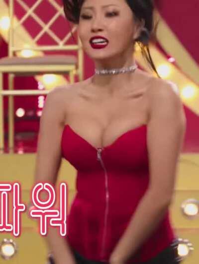 Mamamoo Hwasa - Thick