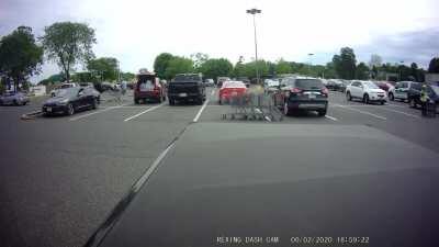 Cart jockey having a bad day. Was told to crosspost here from /dashcams