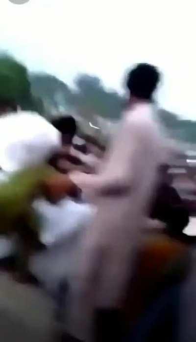 On the occasion of Independence Day Hundreds of men grope, sexually assault girl in Lahore for making TikTok video