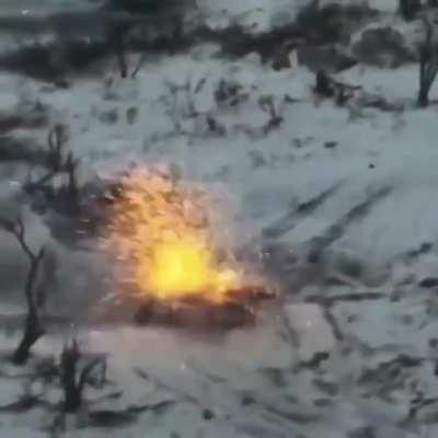 Footage of 25mm Bushmaster chaingun fire from a Ukrainian M2A2 Bradley IFV slamming into a Russian T-90M in Stepove. [From higher res. footage of Russia's previous loss]