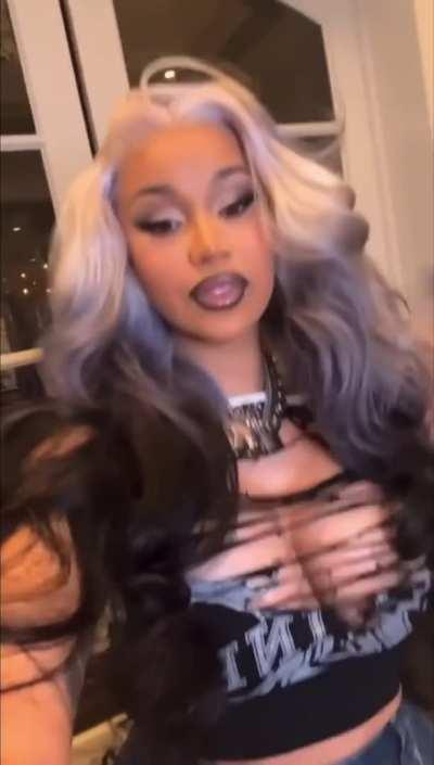 Cardi B Nipslip