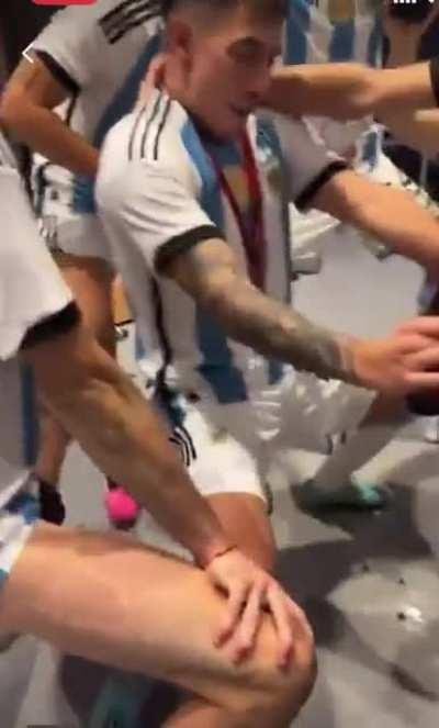 Emiliano Martinez twerking in the locker room after the WC win