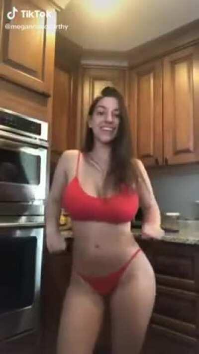 Big tits jiggle