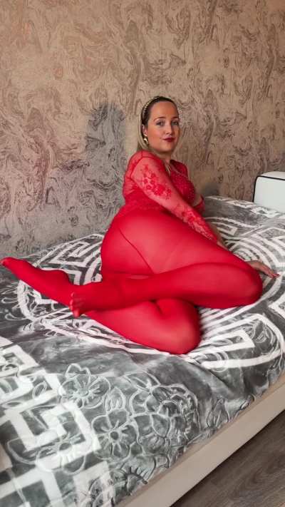 Red nylon to seduce you