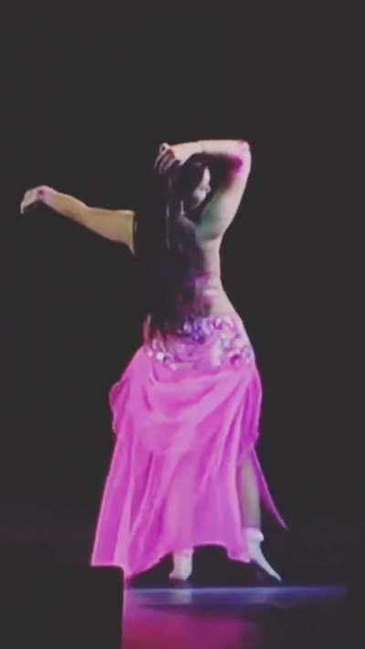 Belly Dancer Yassmin performing on Eshta Ya Amar