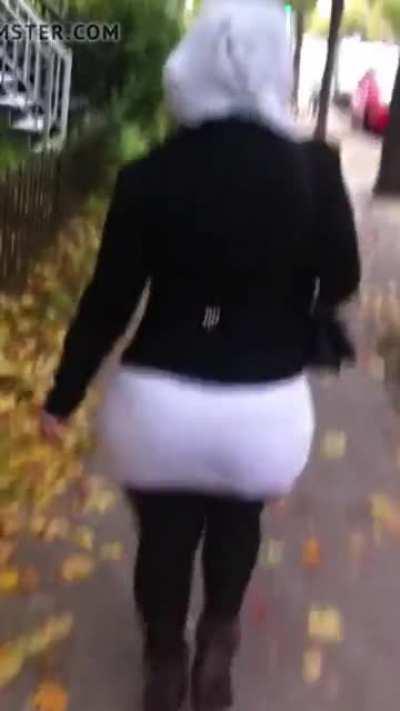 Huge ass outside in tight hijab