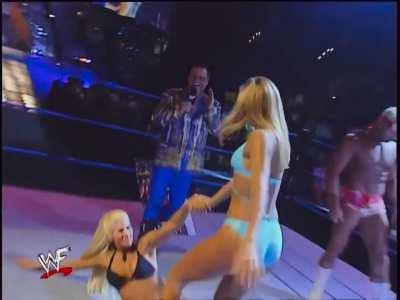 Torrie and Stacy Posedown