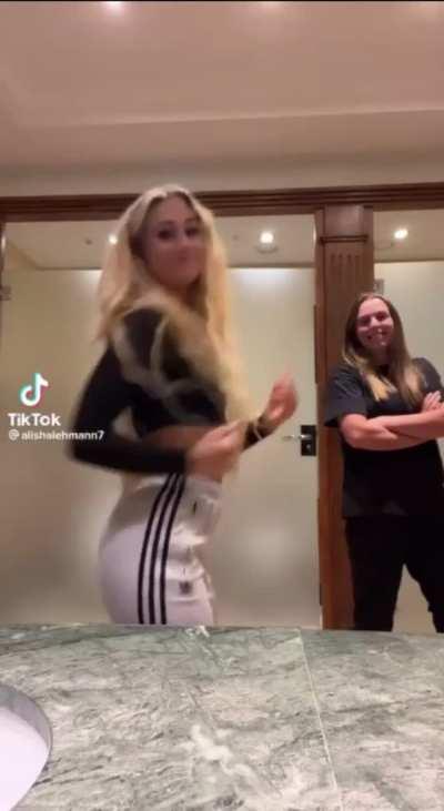 Big ass jiggling in slow-mo