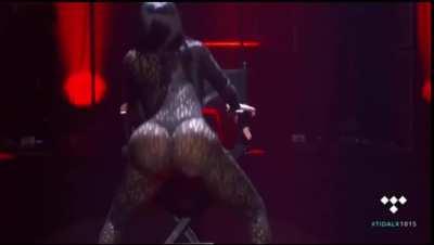 Nicki Minaj Twerking