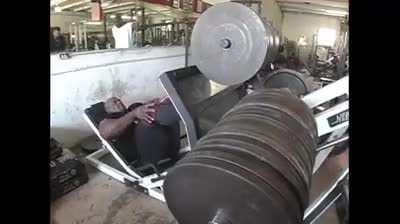 Ronnie Coleman's insane 2300lb leg press!