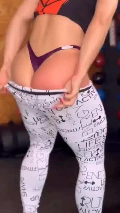 vivi winkler booty 💜💖💜