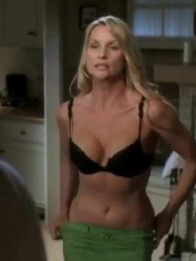 Nicolette Sheridan in desperate housewives