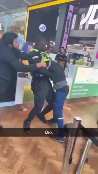 Security guard tackles a group of teens (UK)