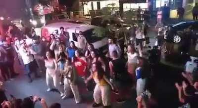 The General Security’s cultural bureau banned a play that criticise the Lebanese presidency and the gov. so the actors and director decided to perform it anyway in Hamra street outside Almadinah theatre