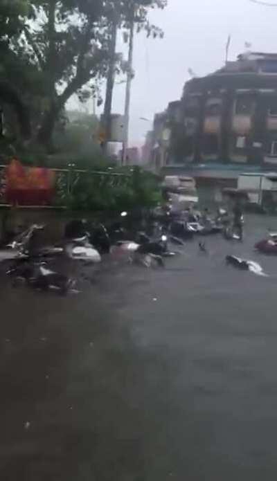 Flood in Mumbai, India which the Indian media doesn't care about.