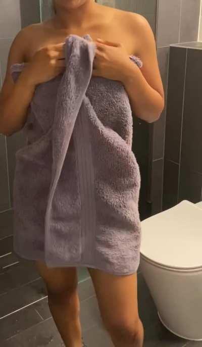 Daddy this towel doesn’t cover me up too well…is that okay? [f] 🤤