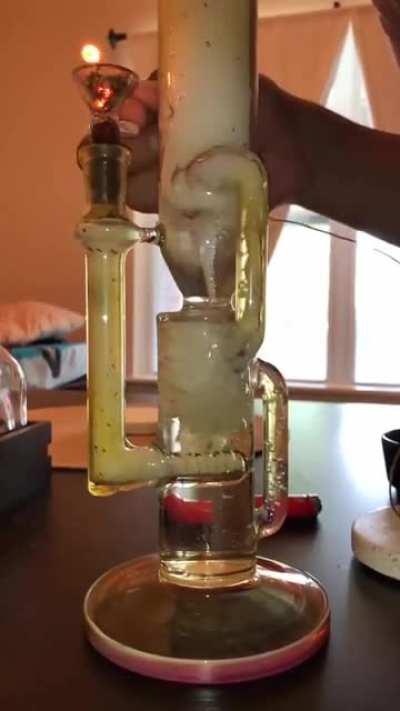 Had to share the function on my Biao recycler bong.