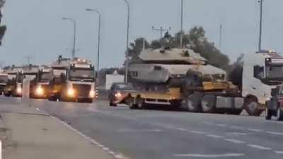 The Israeli army pushed tanks and heavy artillery to 20 locations along the border with the Gaza Strip