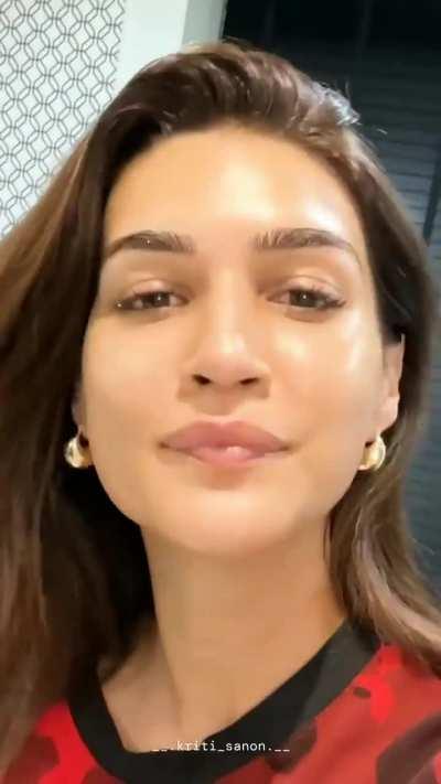 Kriti Sanon lips