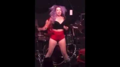 Skye Sweetnam [Sumo Cyco]