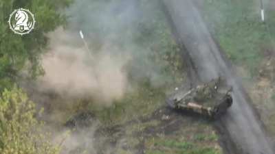 Ukrainian Bradley and Abrams hitting Russian positions together