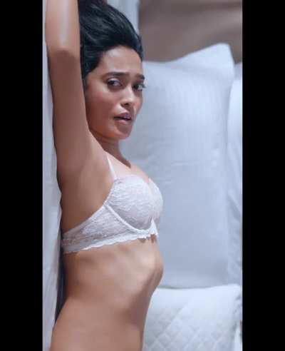 Sayani Gupta hot scene in Four More Shots Please 