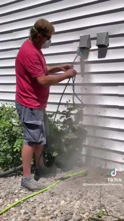 Dryer vent cleaning after 21 years (Source: TT @jasonsdryerventcleaning)