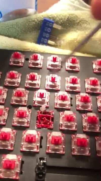 How to remove keyboard switches