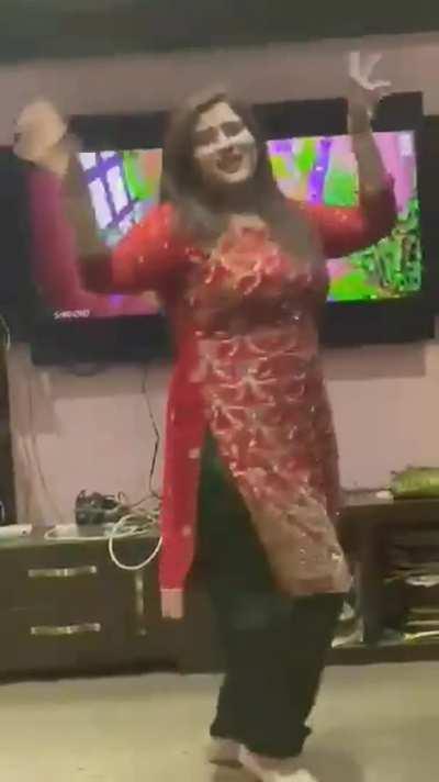 ❤️ Pakistani TV 🔥️ Actress Drunk & Str!ps T0pless While Dancing 🙈⚡ [Link In Comment] 👇👇