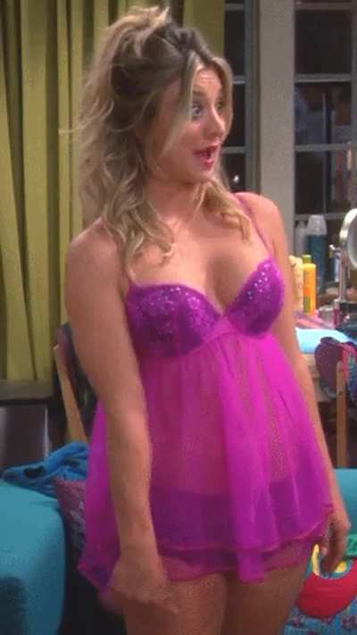 Kaley Cuoco, lingerie