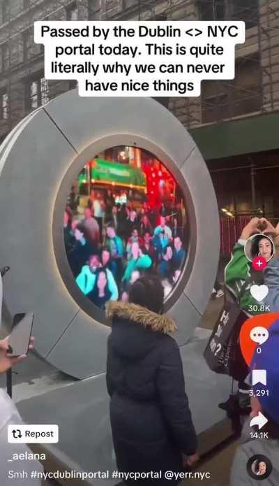 There’s a new “portal sculpture” connecting NYC and Dublin…