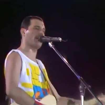 Freddie: It's much more fun when guitar plays me!