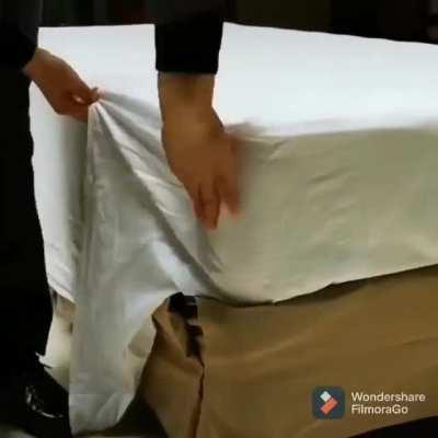 An interesting way to fold sheets at the corner