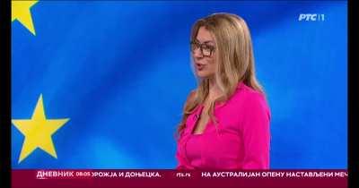 &quot;Thank you to talk for Radio Television of Serbia&quot; - da je bilo koja druga televizija, ali dajte minimum standarda za voditeljke, a da nije izgled (ostatak intervjua je bio na srpskom)