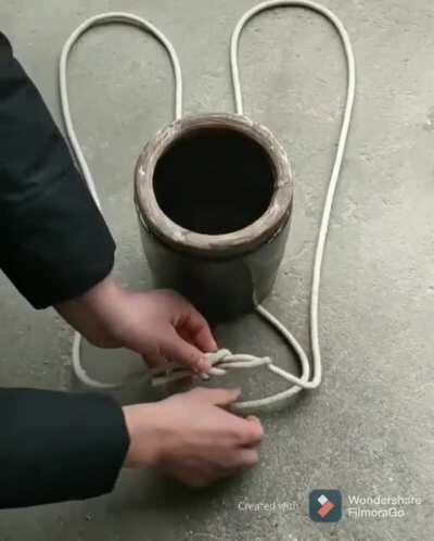 Making a pot hanger with rope