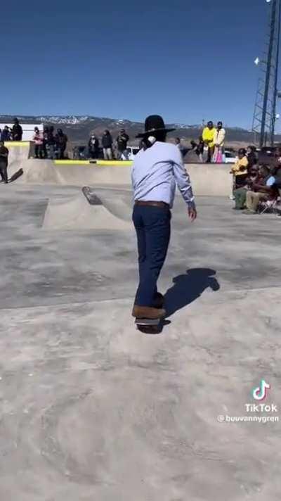 President of Navajo Nation opens skate park