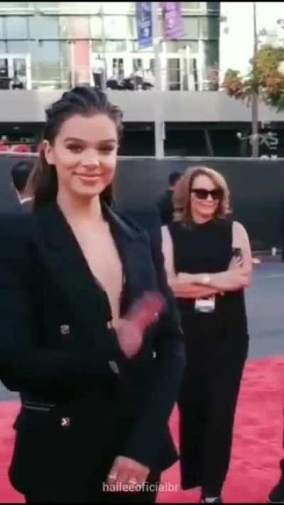 Hailee Steinfeld