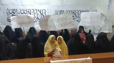 The students of Jaamia Hafsa, a Pakistani seminary linked with Islamabad's Lal Masjid, singing at an event celebrating the Taliban takeover of Afghanistan.