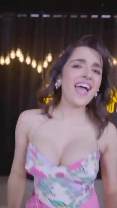 Shirley setia