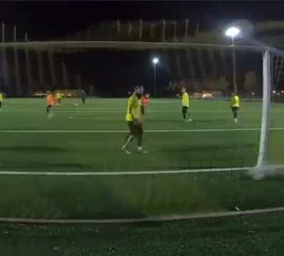 Manuel Pherai goal in BVB training session. What a beauty!