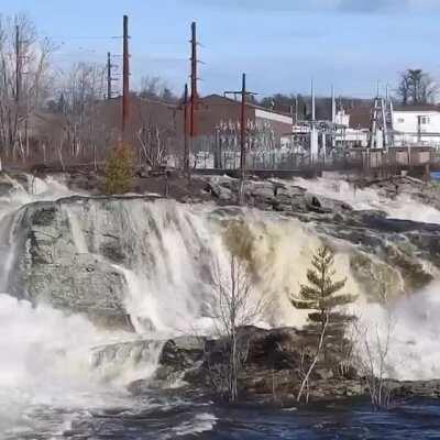 The mighty Androscoggin from the Auburn side.